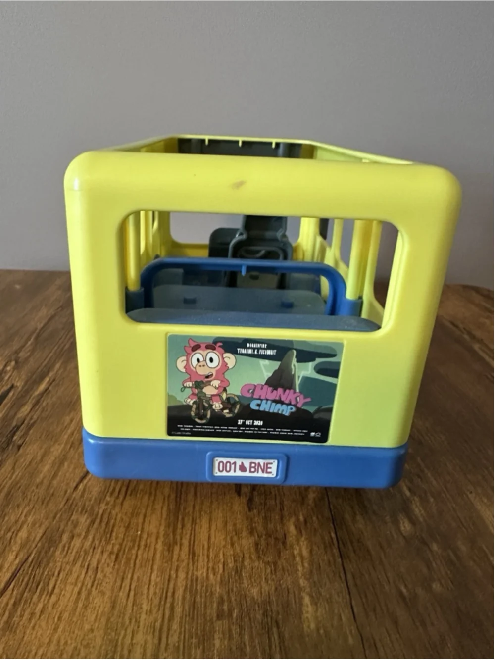 Bluey School Adventures Rotating Sign Yellow Bus Toy w/ Bluey Action Figure